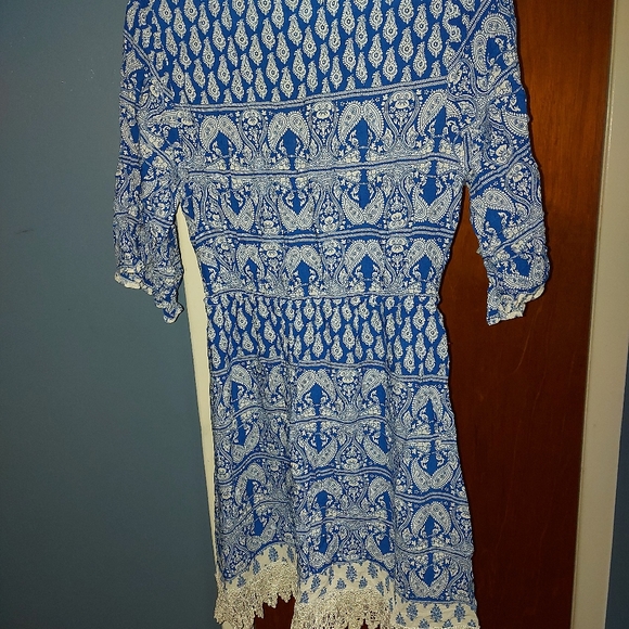 Dresses - Picture 4 of 4